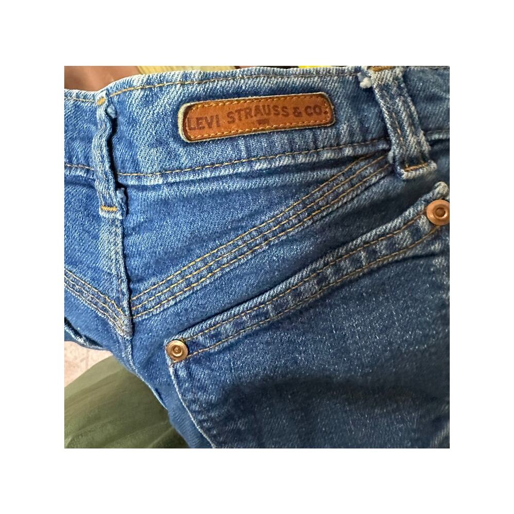 Vintage Levi's Highest Waisted Snap Button Jeans 1980's mom jean hemmed ankle - Picture 2 of 16